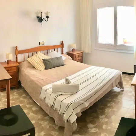 Hostal D'En Perris Guest house *