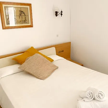 Casa de hóspedes Hostal D'En Perris *