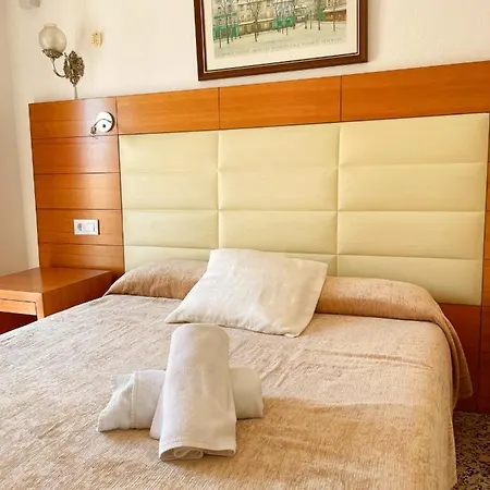 Hostal D'En Perris Guest house