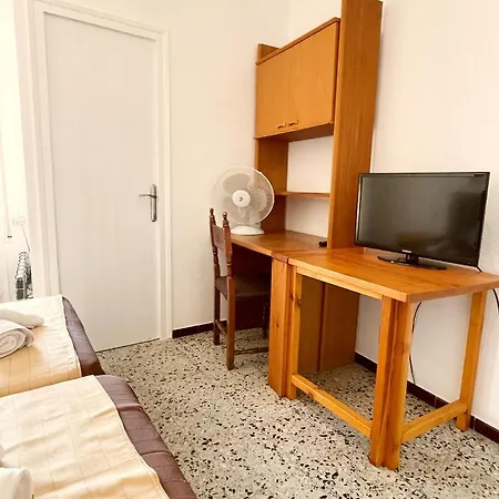 Hostal D'En Perris Guest house *