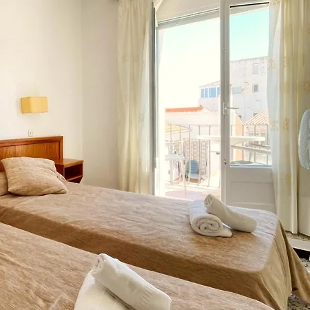 Casa de hóspedes Hostal D'En Perris L' Escala