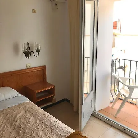 ゲストハウス Hostal D'En Perris *